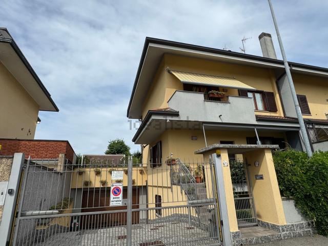 Casa in vendita a Vittuone, Lombardia