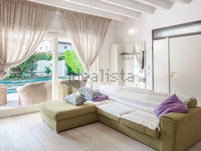 Casa in vendita a Padenghe Sul Garda, Brescia