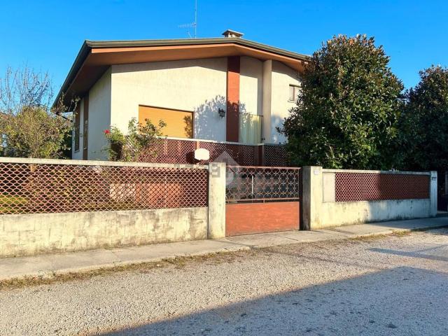 Casa in vendita a Cussignacco / Cussignà, Reana Del Roiale