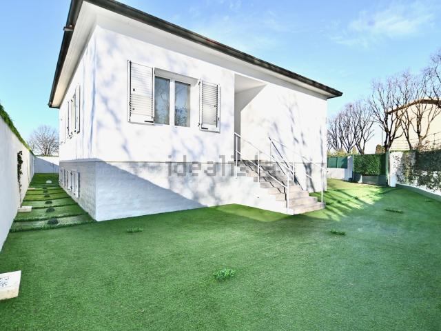 Casa in vendita a Rho, Lombardia