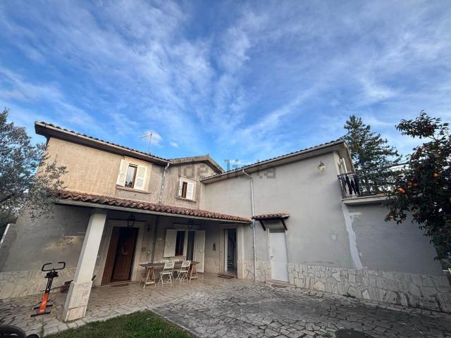 Casa in vendita a Monteleone Sabino, Lazio