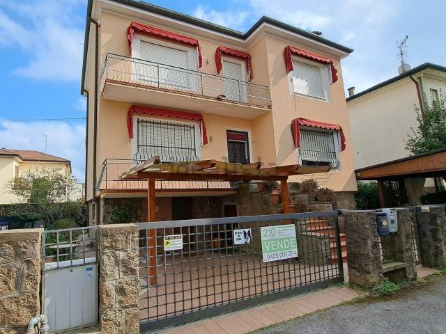 Casa in vendita a Commenda Est, Rovigo