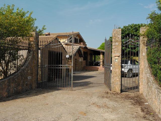 Casa in vendita a Piazza, Sicilia