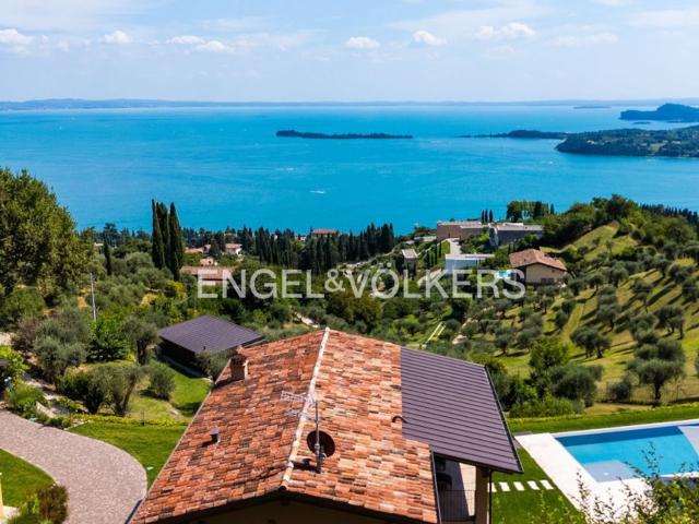 Casa in vendita a Comunità Montana Parco Alto Garda bresciano, Gardone Riviera