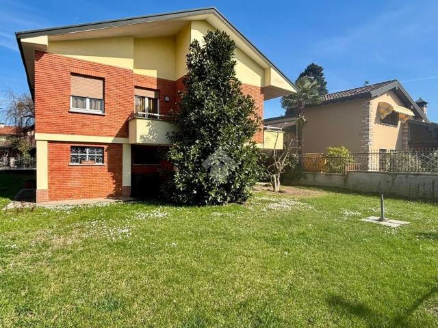 Casa in vendita a Casirate D'adda, Lombardia