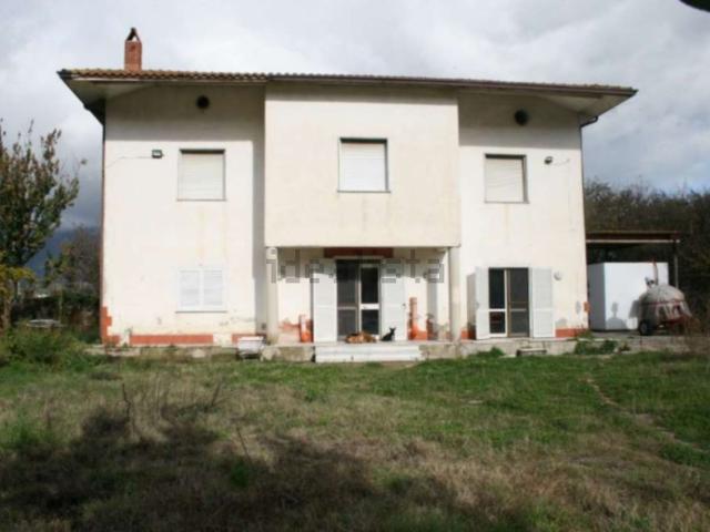 Casa in vendita a Rotondi, Campania
