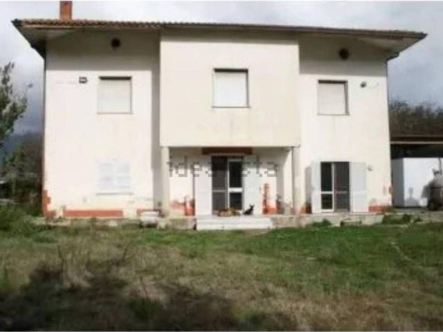 Casa in vendita a Rotondi, Campania