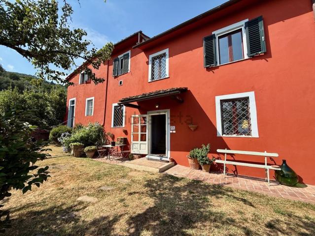 Casa in vendita a Collecchio, Uzzano E Castello