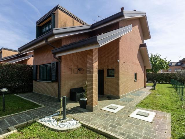 Casa in vendita a Villasanta, Sant'Alessandro Casa in vendita a Villasanta, Sant'Alessandro