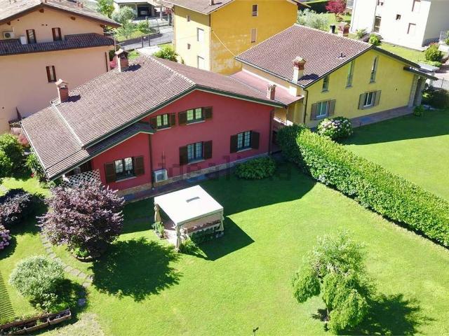 Casa in vendita a Costa Volpino, Lombardia