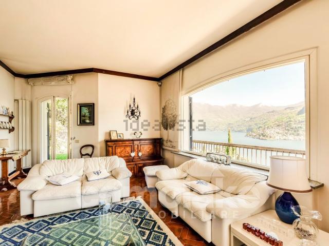 Casa in vendita a Moltrasio, Lombardia