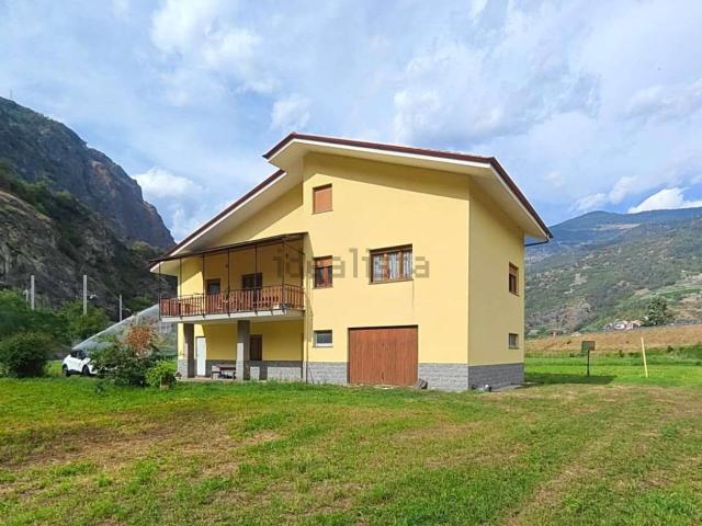 Casa in vendita a Montjovet, Aosta
