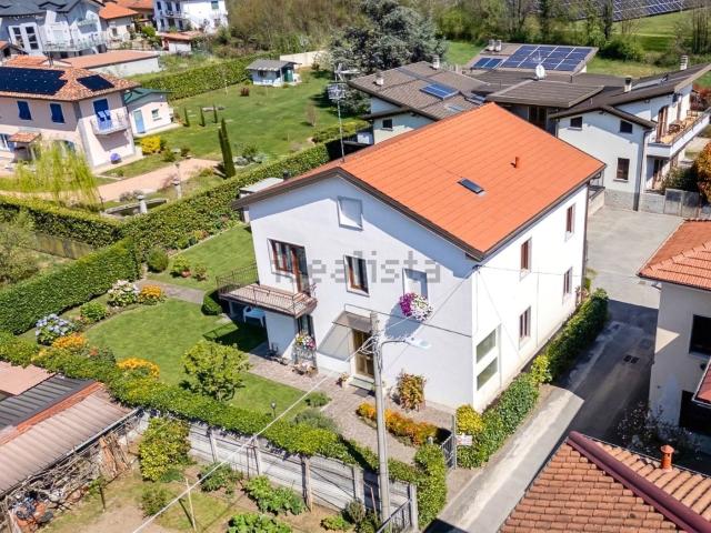 Casa in vendita a Tradate, Lombardia
