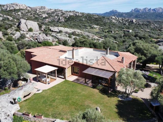 Casa in vendita a Alzachèna/Arzachena, Arzachena
