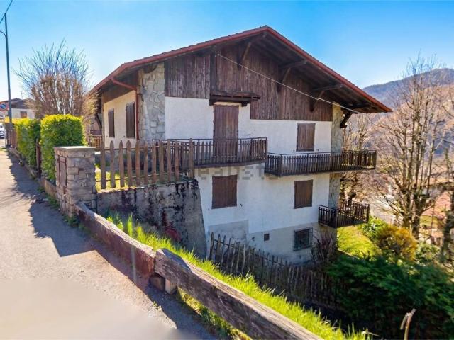 Casa in vendita a Selvino, Lombardia