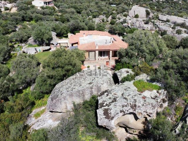 Casa in vendita a Alzachèna/Arzachena, Arzachena