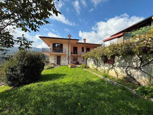 Casa in vendita a Pagnano, Asso