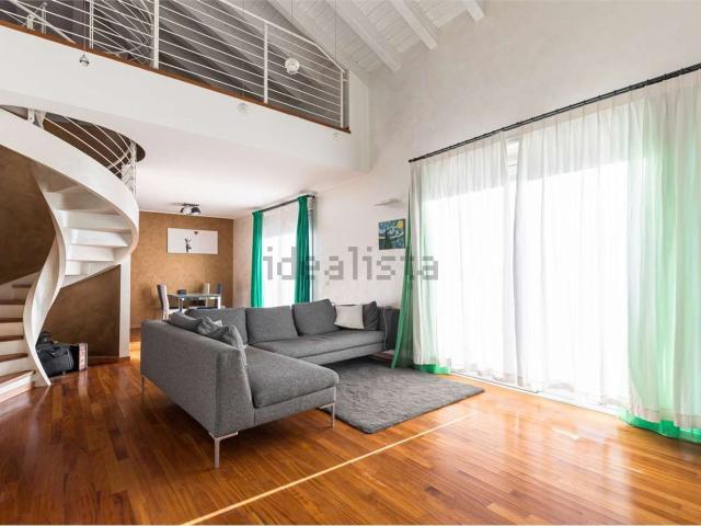 Casa in vendita a Verano Brianza, Lombardia