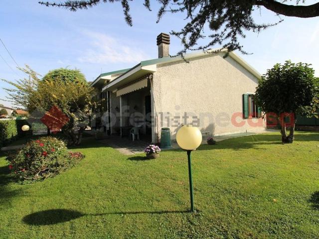Casa in vendita a Bettola di Pozzo d'Adda, Pozzo d'Adda