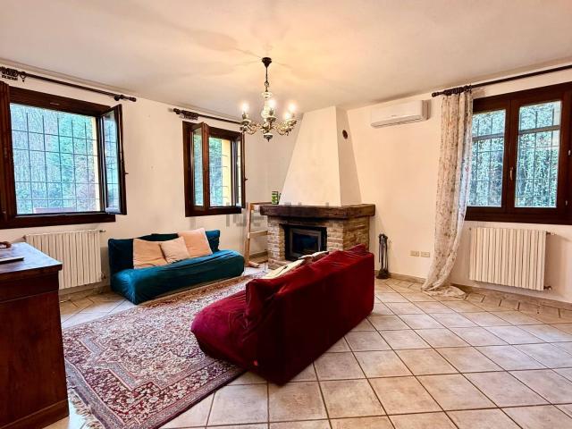 Casa in vendita a Ferrara, Reggio Emilia