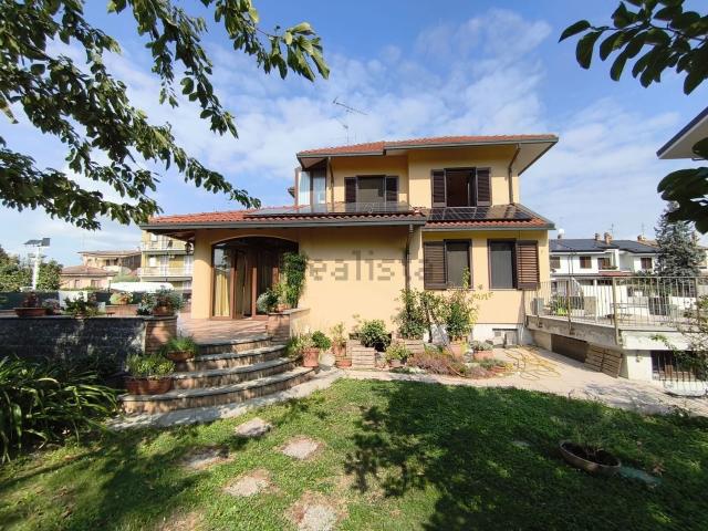 Casa in vendita a Bussero, Milano