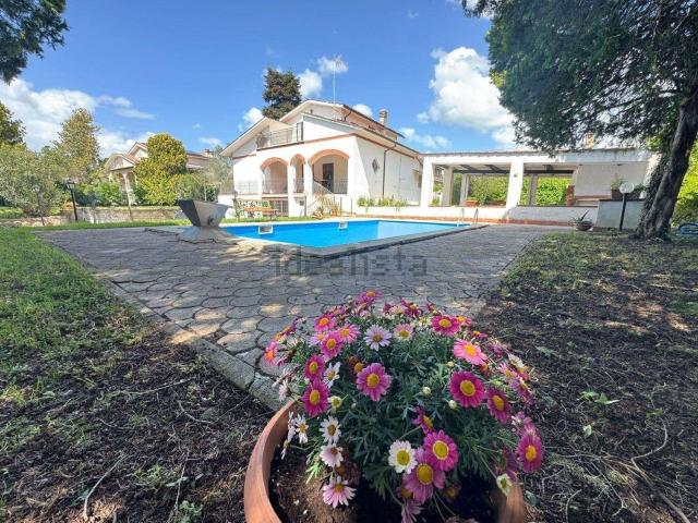 Casa in vendita a Residenza Claudia, Roma Capitale