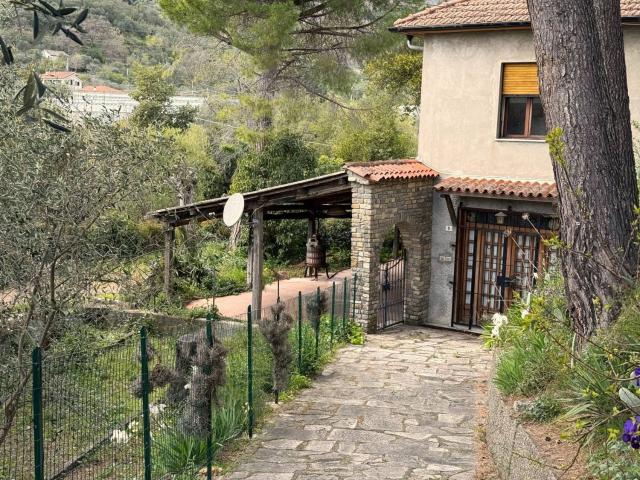 Casa in vendita a Diano Castello, Liguria