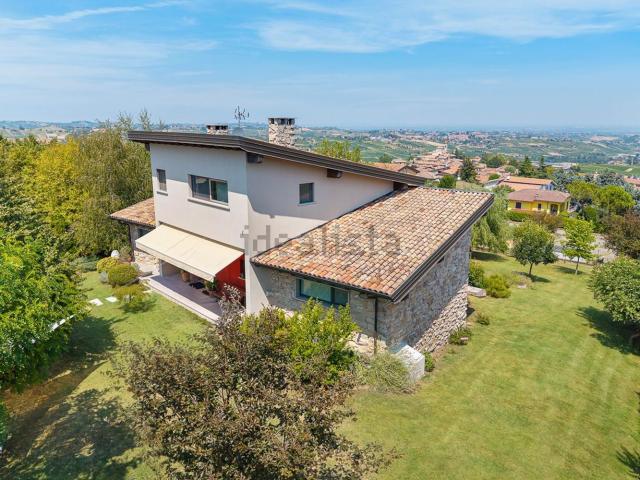 Casa in vendita a Ziano Piacentino, Reggio Emilia