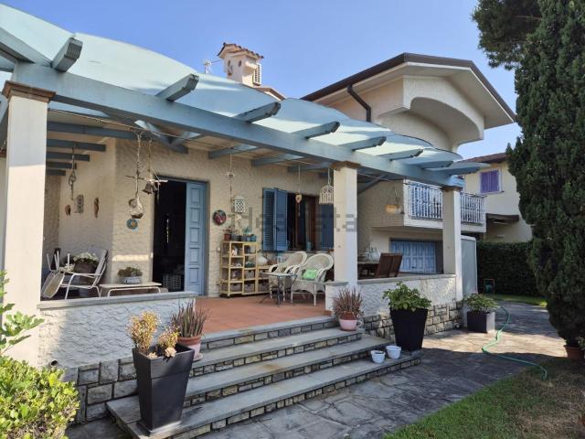 Casa in vendita a Tonfano, Toscana