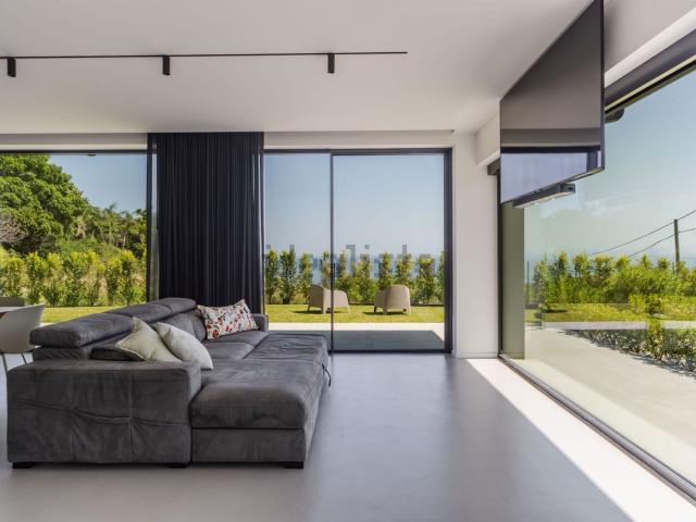 Casa in vendita a Ficarazzi, Aci Castello
