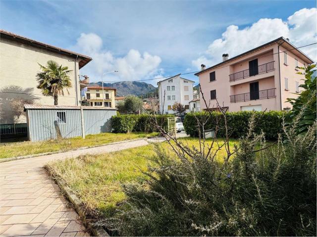 Casa in vendita a Gualdo Tadino, Perugia