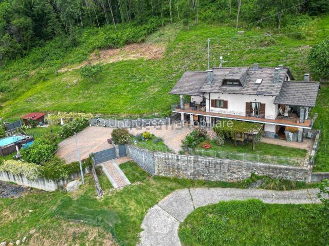 Casa in vendita a Val di Chy, Piemonte
