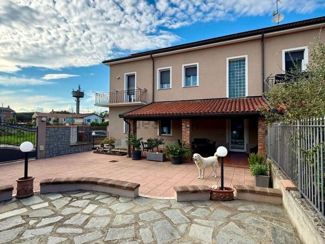 Casa in vendita a Crescentino, Vercelli