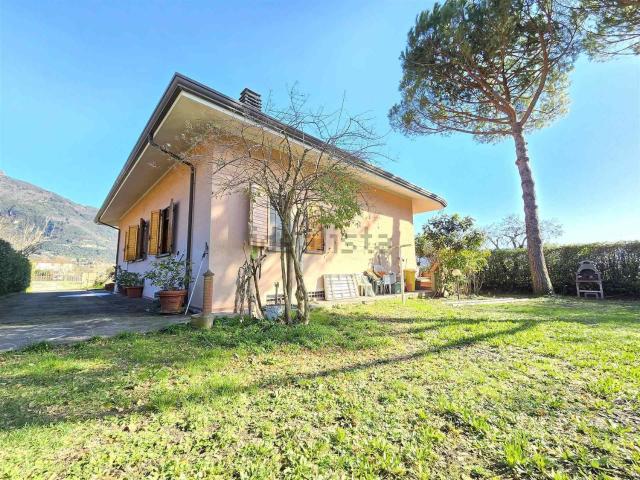 Casa in vendita a Camaiore, Toscana