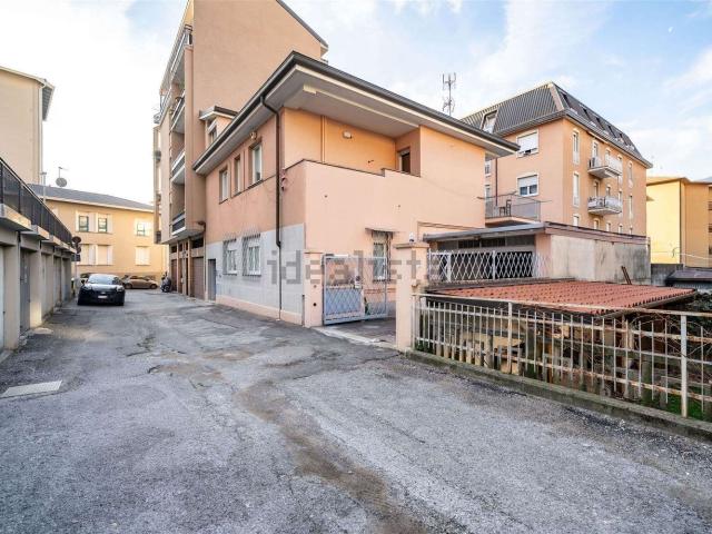 Casa in vendita a Castello, Lecco