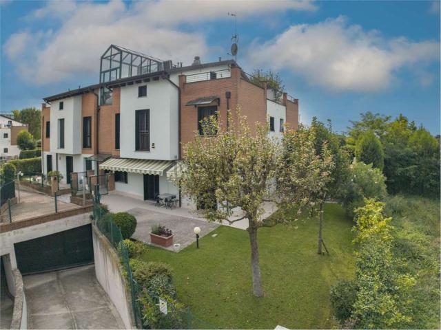 Casa in vendita a Cognento, Modena