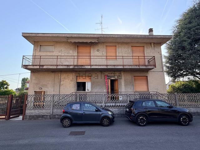 Casa in vendita a Boschetto, Desio