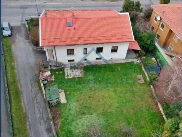 Casa in vendita a Carnago, Lombardia