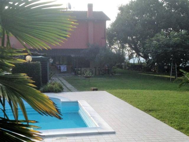 Casa in vendita a Contrada San Savino, Marche
