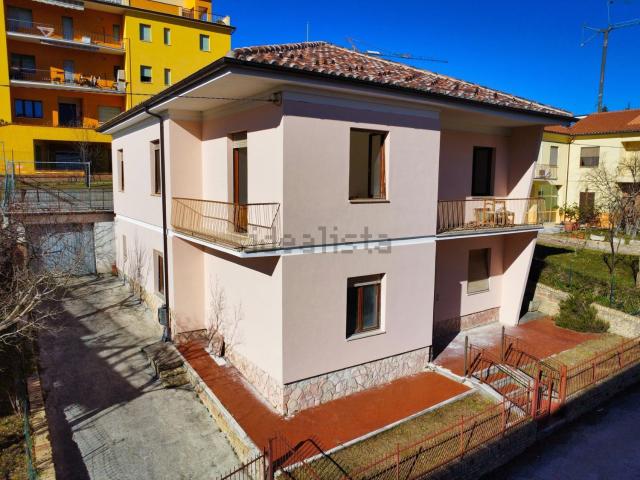Casa in vendita a Marche, Macerata
