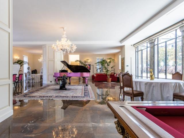Casa in vendita a Imbersago, Lombardia