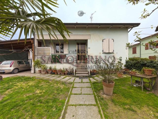 Casa in vendita a Bassa Reggiana, Re