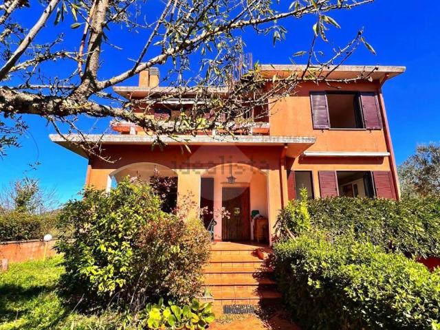 Casa in vendita a Graffignano, Lazio