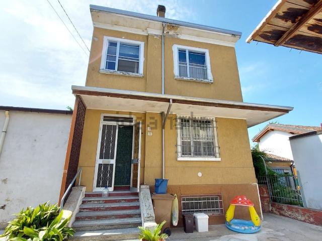 Casa in vendita a Bondeno, Bondeno Di Gonzaga