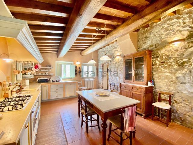Casa in vendita a La Serra, Carmignano