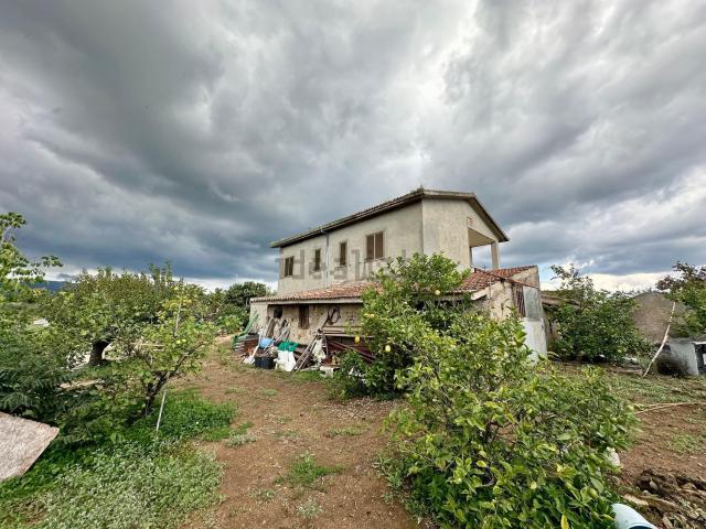 Casa in vendita a Ulica, Roma Capitale