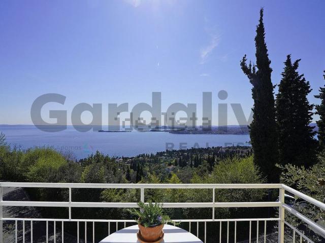 Casa in vendita a Comunità Montana Parco Alto Garda bresciano, Gardone Riviera