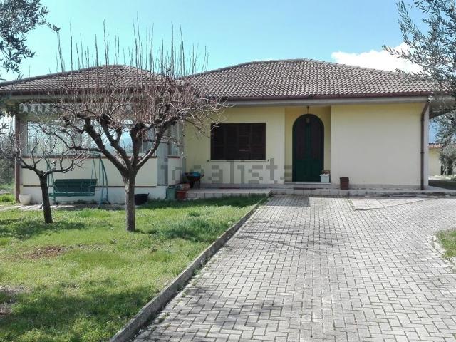 Casa in vendita a Unione dei Comuni della Val Vibrata, Nereto