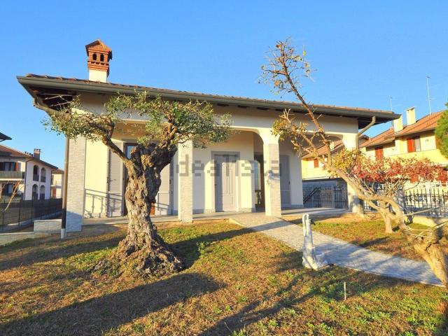 Casa in vendita a Bernate Ticino, Lombardia