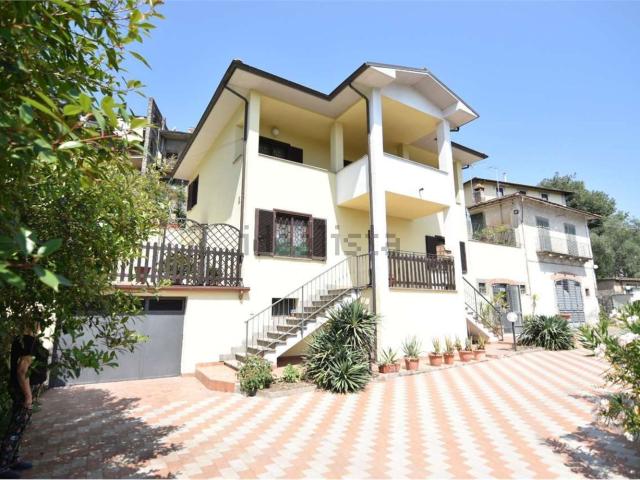 Casa in vendita a Vitorchiano, Lazio